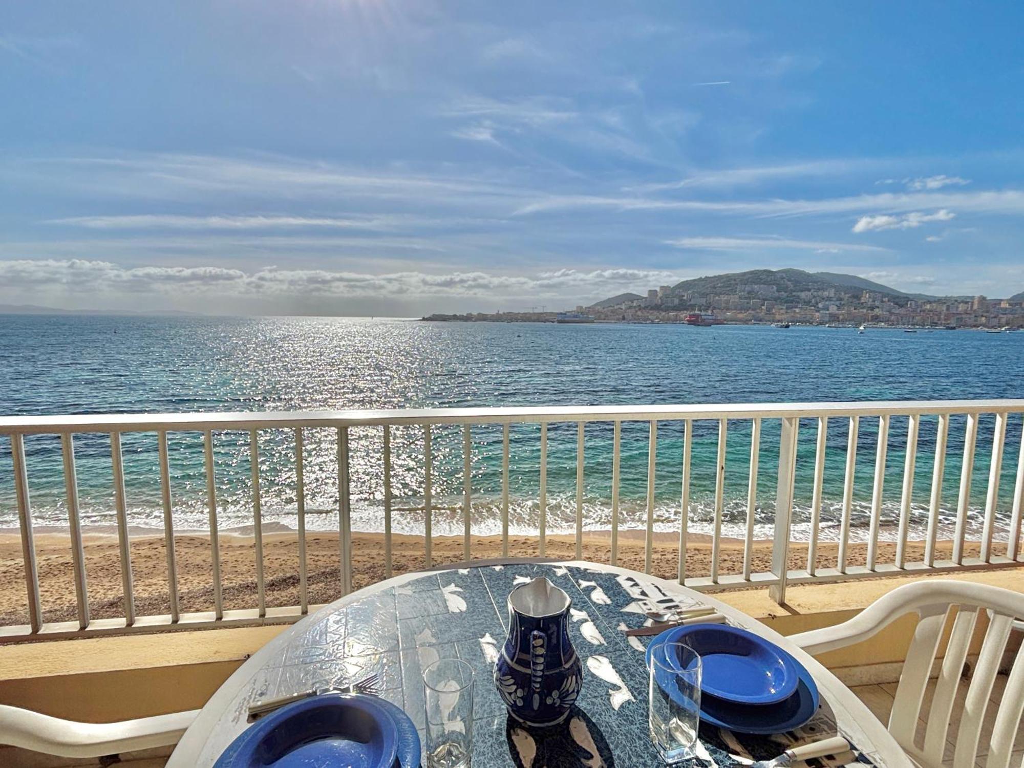 Appartement Corse Azur Pieds Dans L'eau Ajaccio (Corsica)